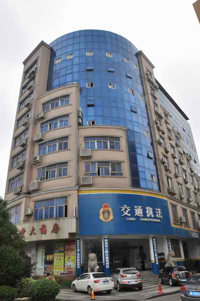 ԭ��ͨ�ִ�¥