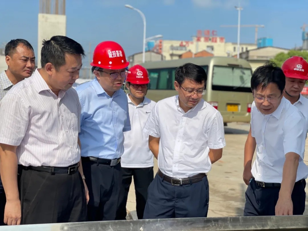 ���г�����һ�е��о��޸߼ܶ�����Ŀ����